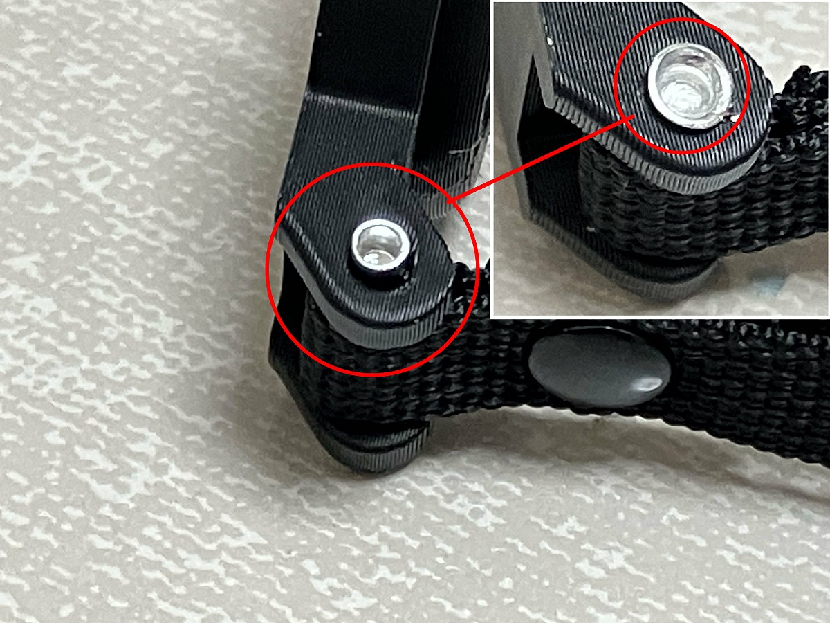 ストラップピンは、脱落しないように必ずエッジを処理してください