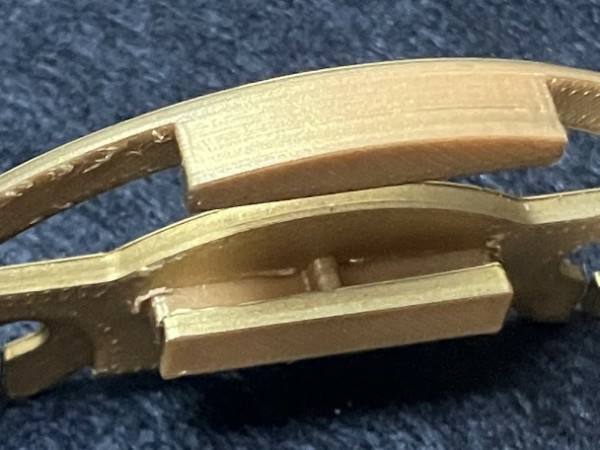 中央にストッパーを作っています。